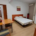 Rossa Apartment