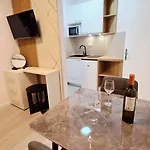Rossa Apartment *