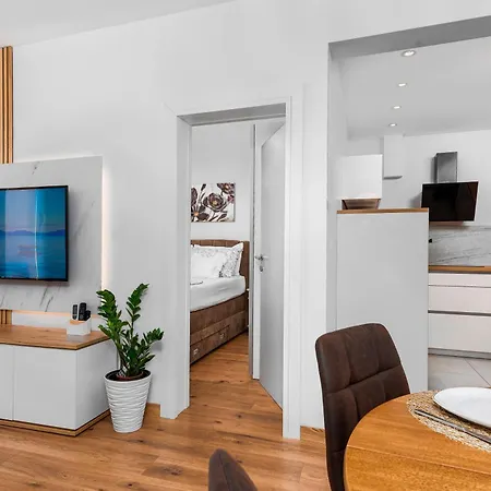 Rossa Apartman *