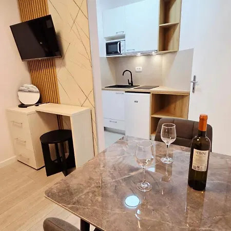 Rossa Apartman *